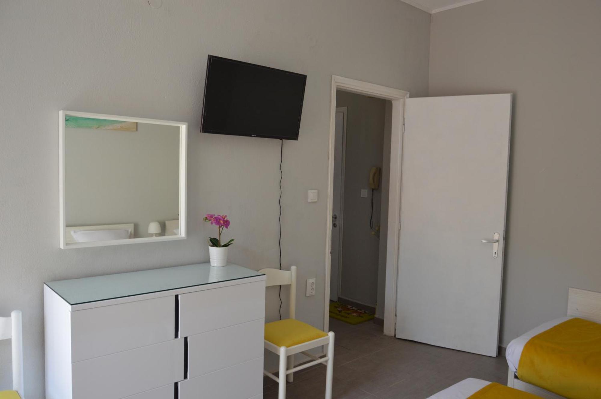 Daisy Apartment Asproválta Eksteriør billede